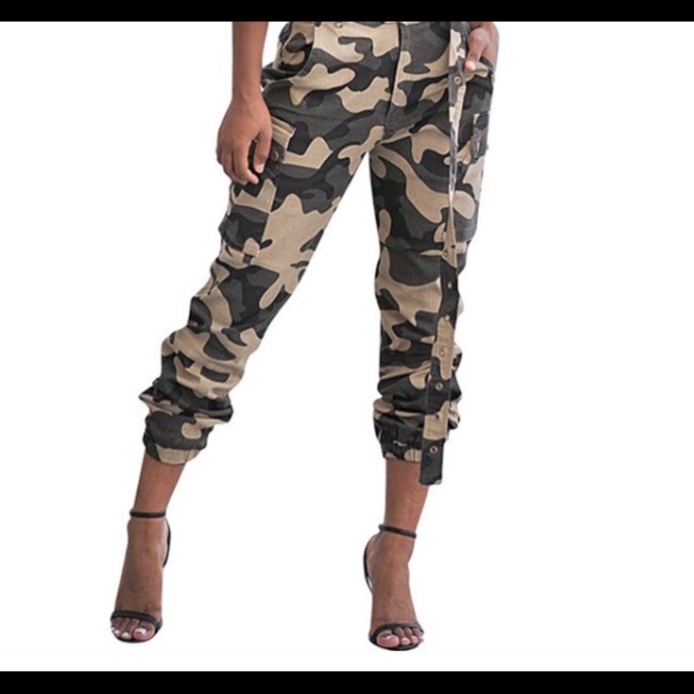 Tinseltown Camo Cargo Elastic Ankle Jogger Utility Pant